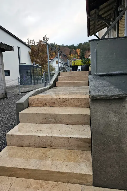 gartenbau-gartentreppe-naturstein_jangarten_bern