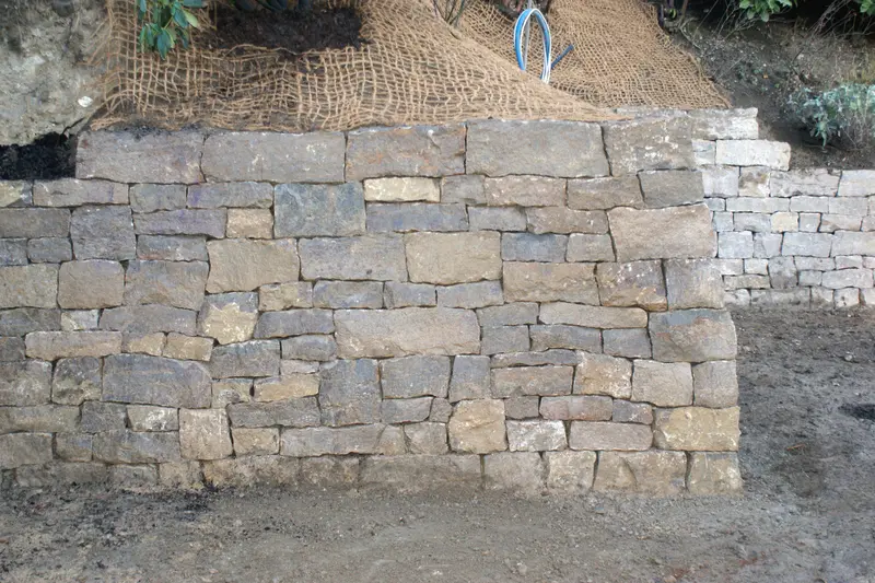 gartenbau_traditionshandwerk-stuetzmauer_jangarten_bern